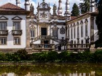 Wasserbeckenspiegelung vom Barockpalast Casa de Mateus